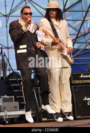 26. Juni 2010 Philadelphia PA-USA-R&B Symbol, MORRIS DAY, die live auf der großen Plaza Pennís Landing in Philadelphia. Morris Day und die Zeit öffnen die WAWA Welcome America einwöchigen Feierlichkeiten, die bis zu führen den 4. Juli Konzert und Feuerwerk in Philadelphia (Credit Bild: Ricky Fitc (c) Stockfoto