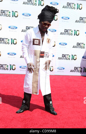 27. Juni 2010 kommt - Los Angeles, Kalifornien, USA - KOJO auf dem roten Teppich für den 10. Jahrestag BET Awards 2010 im Shrine Auditorium statt. (Kredit-Bild: © Mark Samala/ZUMApress.com) Stockfoto