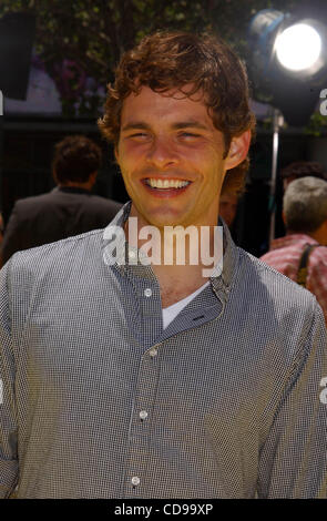 27. Juni 2010 - Hollywood, Kalifornien, US - JAMES MARSDEN.'' Despicable Me'' Premiere.Nokia Theatre, Los Angeles, CA. 27.06.2010. 2010.K65259PR (Kredit-Bild: © Phil Roach/Globe Photos/ZUMApress.com) Stockfoto