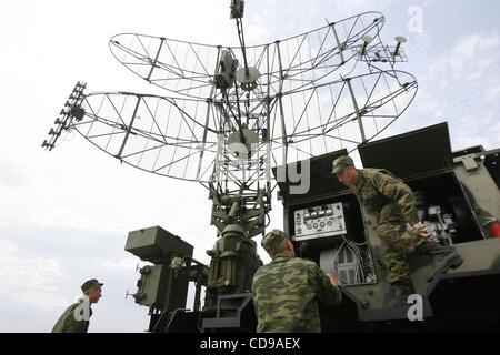 28. Juni 2010 - Zhukovskij, Russland - Salon von Waffen und militärischem Gerät "MVSV 2010" ist die zentrale Ausstellung Militärprodukte statt in der Russischen Föderation. Salon von Waffen und militärischer Ausrüstung wird vom 30 Juni bis 4. Juli 2010 in Schukowski, Moskau Region stattfinden. Militärische Radio Locator. ( Stockfoto