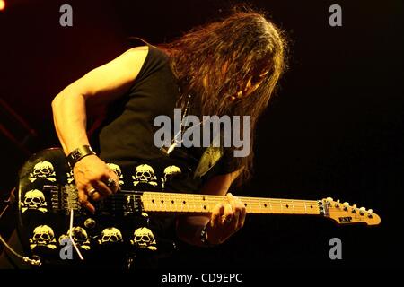 7. Juli 2010 - Moskau, Russland - Bassist der US-amerikanischen progressive-Metal-band Queensryche, die live in Moskau. (Kredit-Bild: © PhotoXpress/ZUMApress.com) Stockfoto