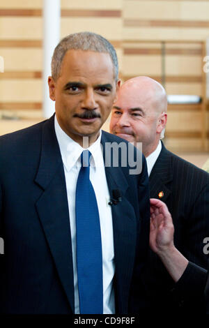 8. Juli 2010 - Aspen, Colorado, USA - uns Justizminister ERIC HOLDER am Aspen Idee Festival.  (Kredit-Bild: © Rustin Gudim/ZUMApress.com) Stockfoto