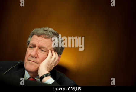 14. Juli 2010 zeugt - Washington, District Of Columbia, USA, - Richard Holbrooke, Sonderbeauftragter für Afghanistan und Pakistan, während eine Senat ausländische Beziehungen Ausschusses Anhörung über Afghanistan Governance und zivile Strategie. (Bild Kredit: Pete Marovich/ZUMApress.com ©) Stockfoto