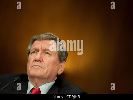 14. Juli 2010 zeugt - Washington, District Of Columbia, USA, - Richard Holbrooke, Sonderbeauftragter für Afghanistan und Pakistan, während eine Senat ausländische Beziehungen Ausschusses Anhörung über Afghanistan Governance und zivile Strategie. (Bild Kredit: Pete Marovich/ZUMApress.com ©) Stockfoto