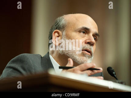 21. Juli 2010 zeugt - Washington, District Of Columbia, USA - Federal Reserve Board Chairman BEN BERNANKE vor dem Senat Banking, Gehäuse und städtische Angelegenheiten über die halbjährlichen Bericht über die Geldpolitik an den Kongress. (Bild Kredit: Pete Marovich/ZUMApress.com ©) Stockfoto