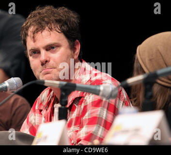 24. Juli 2010 - San Diego, Kalifornien, USA - RAINN WILSON beim Wurf panel für "Super" auf der Comic Con 2010.  (Kredit-Bild: © Mark Samala/ZUMApress.com) Stockfoto