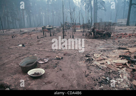 Waldbrände bedrohen mehr als 200 Dörfer in den russischen Regionen von Woronesch, Moskau, Nischni Nowgorod, Mordovia.Nearly 240.000 Menschen kämpfen die Waldbrände. Nach Angaben des Ministeriums Notfälle sind mehr als 125.000 Hektar Wald brennen. Es gibt auch 18 Torfmoor Brände, von denen 9 Stockfoto