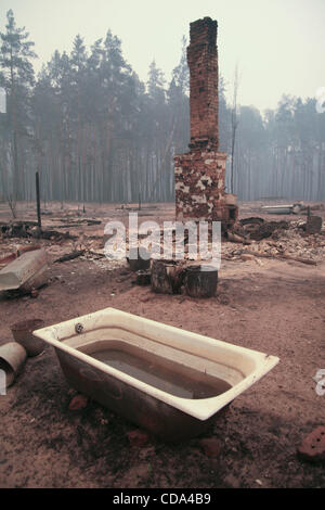 Waldbrände bedrohen mehr als 200 Dörfer in den russischen Regionen von Woronesch, Moskau, Nischni Nowgorod, Mordovia.Nearly 240.000 Menschen kämpfen die Waldbrände. Nach Angaben des Ministeriums Notfälle sind mehr als 125.000 Hektar Wald brennen. Es gibt auch 18 Torfmoor Brände, von denen 9 Stockfoto