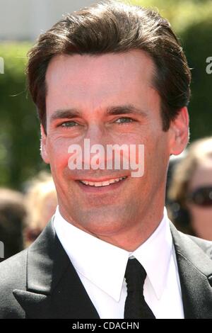 21. August 2010 - statt Los Angeles, Kalifornien, USA - Schauspieler JON HAMM auf der 62. Primetime Creative Arts Emmy Awards - Ankünfte auf dem Nokia Theater LA Live, Los Angeles. (Kredit-Bild: © Jeff Frank/ZUMApress.com) Stockfoto