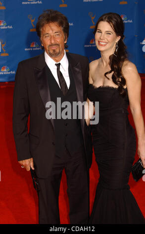 29. August 2010 - Hollywood, Kalifornien, US - I14938PR. Die 62. Primetime Emmy Awards - Ankünfte statt im Nokia Theatre, Los Angeles, Kalifornien 29.08.2010. Lucila Sola und Al Pacino(Credit Image: © Phil Roach/Globe Photos/ZUMApress.com) Stockfoto