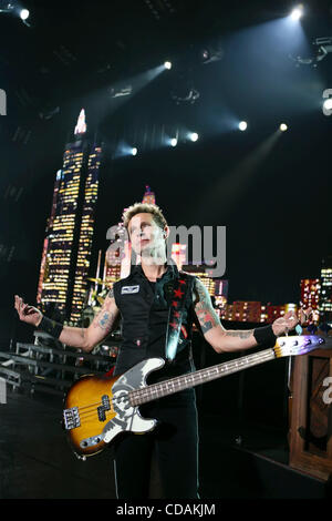 Sep 04, 2010 - Mountain View, Kalifornien, USA - "Green Day", die live im Shoreline Amphitheater in Mountain View, Kalifornien. BILLIE JOE ARMSTRONG, MIKE DIRNT, TRE COOL. (Kredit-Bild: © Tracy Van Nunnery/ZUMApress.com) Stockfoto