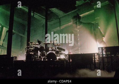 10. September 2010 Gelände - Dallas, Texas, Vereinigte Staaten von Amerika - gestört Band durchführen ...in ein Konzert am Fairpark Superpages Center in Dallas, Texas. (Kredit-Bild: © Manny Flores/Southcreek Global/ZUMApress.com) Stockfoto