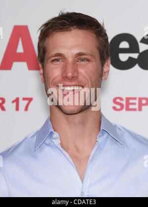 Sep 13, 2010 - Hollywood, Kalifornien, USA - Schauspieler JAKE PAVELKA Ankunft in der "Easy A" Los Angeles Premiere im Mann Chinese Theatre statt. (Kredit-Bild: © Lisa O'Connor/ZUMApress.com) Stockfoto