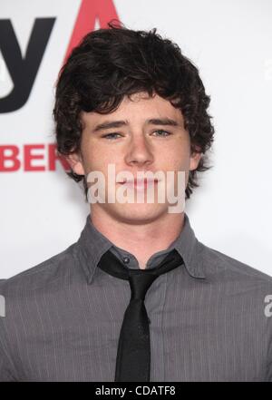 Sep 13, 2010 - Hollywood, Kalifornien, USA - Schauspieler CHARLIE MCDERMOTT Ankunft in der "Easy A" Los Angeles Premiere im Mann Chinese Theatre statt. (Kredit-Bild: © Lisa O'Connor/ZUMApress.com) Stockfoto