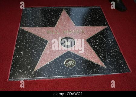 14. September 2010 - Hollywood, Kalifornien, US - I14774CHW. Bill Maher mit Stern auf dem Hollywood Walk Of Fame geehrt. Hollywood & Rebe, Hollywood, CA .09/14/2010. BILL MAHER STERN AM HOLLYWOOD WALK OF FAME. 2010 (Kredit-Bild: © Clinton Wallace/Globe Photos/ZUMApress.com) Stockfoto