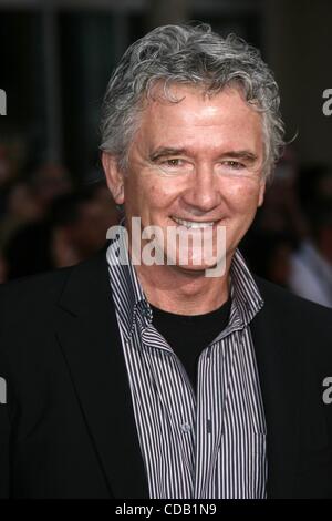 Sep 22, statt 2010 - Los Angeles, Kalifornien, USA - Schauspieler PATRICK DUFFY bei der "You Again" Weltpremiere am El Capitan Theater, Hollywood. (Kredit-Bild: © Jeff Frank/ZUMApress.com) Stockfoto