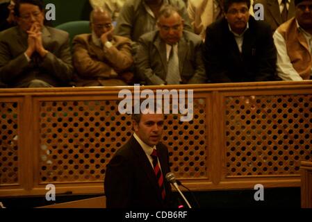 30. September 2010 - Kaschmir, Srinagar, Indien - Jammu und Kaschmir Chief Minister OMAR ABDULLAH Rede in der gesetzgebenden Versammlung in Srinagar, der Sommerhauptstadt des indischen Teil Kaschmirs. (Kredit-Bild: © Altaf Zargar/ZUMApress.com) Stockfoto