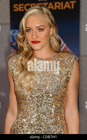 30. September 2010 - Hollywood, Kalifornien, US - AJ MICHALKA. Premiere von Walt Disney Pictures' '' Sekretariat ''. El Capitain Theater, Hollywood, CA 30.09.2010. 2010.I15344PR. (Kredit-Bild: © Phil Roach/Globe Photos/ZUMApress.com) Stockfoto