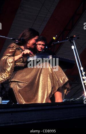 JOHNNY CASH UND FRAU JUNI CARTER BARGELD. Ã'Â © / JOHNNYCASHRETRO (Kredit-Bild: Â © Judie Burstein/Globe Photos/ZUMAPRESS.com) Stockfoto