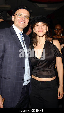 K28765AR SD0130. DAS DEBÜT VON. ROSIE PEREZ UND JOE PANTOLIANO. IN DEN SPIELEN FRANKIE UND JOHNNY. BELASCO THEATRE, New York City.    / 2003.JOE PANTOLIANO und ROSIE PEREZ(Credit Image: © Andrea Renault/Globe Photos/ZUMAPRESS.com) Stockfoto