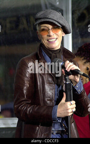 1. Januar 2011 - New York, New York, US - K31167JKRON. ANNIE LENNOX PREFORMS auf NBC '' heute-SHOW Konzertreihe '' am ROCKEFELLER CENTER IN NEW YORK neue York.6/13/2003.  / 2003 (Kredit-Bild: © John Krondes/Globe Photos/ZUMAPRESS.com) Stockfoto