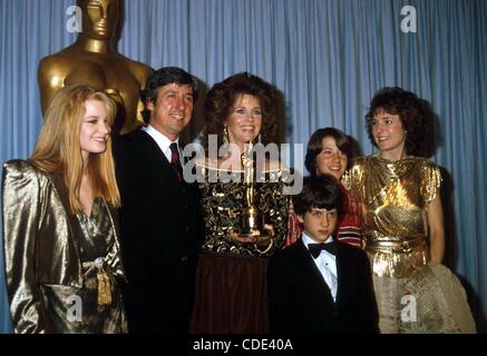 1. Januar 2011 - Hollywood, Kalifornien, US - I2122. OSCAR-VERLEIHUNG. OSCARS-1982.Ã'Â© / / BRIDGET FONDA. TOM HAYDEN. JANE FONDA. (Bild Kredit: Â © Phil Roach/Globe Photos/ZUMAPRESS.com) Stockfoto