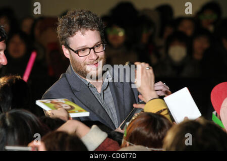 20. Januar 2011 besucht - Tokyo, Japan - Schauspieler SETH ROGAN, der Japan-Premiere des Films "Green Hornet" in Roppongi Hills Arena in Tokio, Japan. Der Film öffnet am 22. Januar in Japan. (Kredit-Bild: © Junko Kimura/Jana Press/ZUMAPRESS.com) Stockfoto