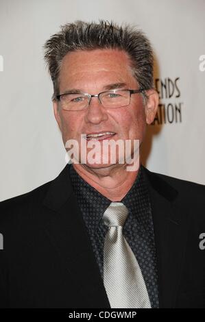 21. Januar 2011 - Los Angeles, Kalifornien, USA - Schauspieler KURT RUSSELL an den 8. jährlichen "Living Legends of Aviation" Event Los Angeles. (Kredit-Bild: © Jeff Frank/ZUMAPRESS.com) Stockfoto