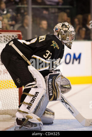 26. Januar 2011 - Dallas, TX, USA - Dallas Stars Torhüter KARI LEHTONEN in Ziel als das Team ein National Hockey League-Spiel gegen die Edmonton Oilers im American Airlines Center in Dallas, Texas auf gespielt Mittwoch, 26. Januar 2011. (Kredit-Bild: © ZUMA Ralph Lauer/ZUMAPRESS.com) Stockfoto