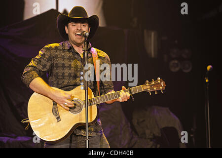 27. Januar 2011 - Lexington, Kentucky, USA - führt CHRIS YOUNG auf Rupp Arena in Lexington, Kentucky am 27. Januar 2011. (Bild Kredit: Amy Harris/ZUMAPRESS.com ©) Stockfoto