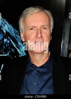 31. Januar 2011 - Los Angeles, Kalifornien, USA - James Cameron Teilnahme an The World Premiere Of '' Sanctum'' in The Manns Chinese 6 Theater In Hollywood, Kalifornien am 31.01.11 statt. 2011.K67479LONG (Kredit-Bild: © D. Long/Globe Photos/ZUMAPRESS.com) Stockfoto