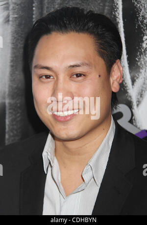 2. Februar 2011 - New York, New York, US - Regisseur JON M. CHU besucht die Vorführung des neuen Films "Justin Bieber: Never Say Never" im Regal E-Walk statt. (Bild Kredit: Nancy Kaszerman/ZUMAPRESS.com ©) Stockfoto