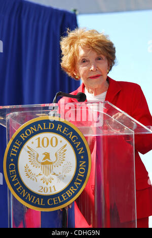 6. Februar 2011 - Simi Valley, Kalifornien, USA - ehemalige US First Lady NANCY REAGAN spricht während der hundertjährigen Geburtstagsfeier für ehemalige US-Präsident Ronald Reagan bei der Reagan Presidential Library. (Bild Kredit: Valerie Nerres/ZUMAPRESS.com ©) Stockfoto