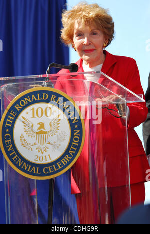 6. Februar 2011 - Simi Valley, Kalifornien, USA - ehemalige US First Lady NANCY REAGAN spricht während der hundertjährigen Geburtstagsfeier für ehemalige US-Präsident Ronald Reagan bei der Reagan Presidential Library. (Bild Kredit: Valerie Nerres/ZUMAPRESS.com ©) Stockfoto