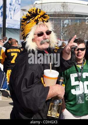 6. Februar 2011 teilnehmen - Arlington, Texas, Vereinigte Staaten von Amerika - Pittsburg Steeler Fans vor dem Spiel Aktivitäten und Feierlichkeiten vor dem Super Bowl XLV in Arlington, Texas. (Kredit-Bild: © Dan Wozniak/Southcreek Global/ZUMAPRESS.com) Stockfoto