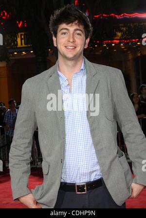 9. Februar 2011 - Los Angeles, Kalifornien, USA - Nicholas Braun. " Ich bin Nummer vier '' Los Angeles Premiere an der VillageTheatre, Westwood, CA. 9 Februar - 2011 statt.  K67545TL (Kredit-Bild: © TLeopold/Globe Photos/ZUMAPRESS.com) Stockfoto