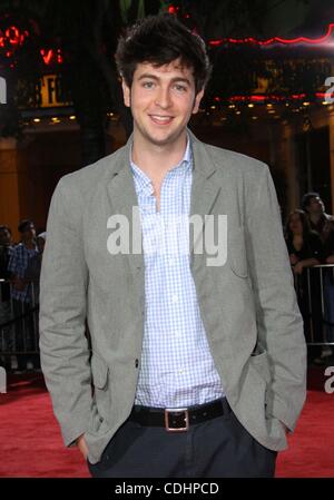 9. Februar 2011 - Los Angeles, Kalifornien, USA - Nicholas Braun. " Ich bin Nummer vier '' Los Angeles Premiere an der VillageTheatre, Westwood, CA. 9 Februar - 2011 statt.  K67545TL (Kredit-Bild: © TLeopold/Globe Photos/ZUMAPRESS.com) Stockfoto