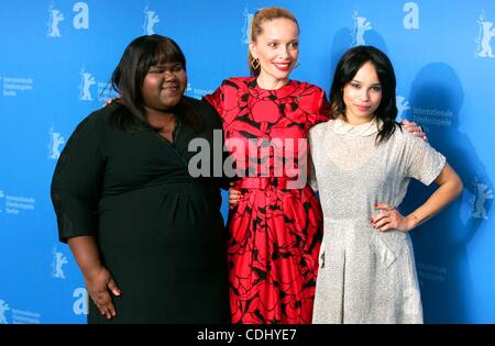 12. Februar 2011 - Hollywood, Kalifornien, USA - GABOUREY SIDIBE, VICTORIA MAHONEY, ZOE KRAVITZ. Schreien, The Sky photocall.61st Berlin International Film Festival.Berlin, Germany.February 12, 2011.Ãƒâ€šÃ'Â© - Fotos, Inc. 2011.K67591RHARV (Credit Bild: Â © Roger Harvey/Globe Photos/ZUMAPRESS.com) Stockfoto