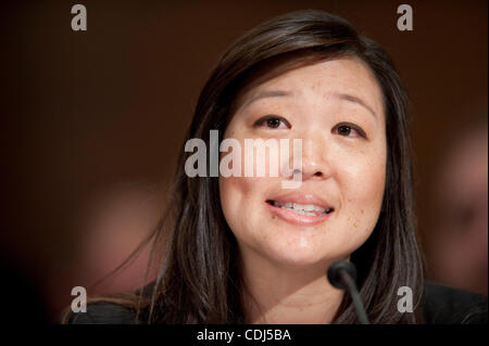 16. Februar 2011 - Washington, District Of Columbia, USA - DENISE YEE, senior Marke Counsel für Visa Inc., bezeugt, während einer Anhörung der Justizausschuss des Senats auf '' Targeting Webseiten gewidmet zu stehlen amerikanischen geistiges Eigentum. (Bild Kredit: Pete Marovich/ZUMAPRESS.com ©) Stockfoto