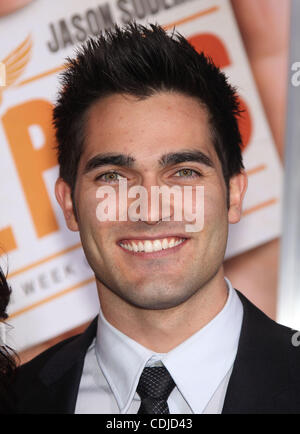 23. Februar 2011 - Hollywood, Kalifornien, USA - 23. Februar 2011 - Hollywood, Kalifornien, USA - Schauspieler TYLER HOECHLIN Ankunft in "Hall Pass" Welt-Premiere auf der Cinerama-Dome statt. (Kredit-Bild: © Lisa O'Connor/ZUMAPRESS.com) Stockfoto