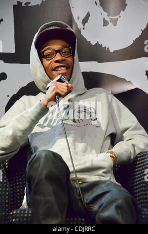 März 2 2011, Philadelphia Pa-USA-Rapper und Komponist, WIZ KHALIFA, am Xfinity Performance Theater in Philadelphia. Lokale Radiosender Power 99FM gestreamt live Internet Interview für seine Fans. (Kredit-Bild: (c) Ricky Fitchett/ZUMA Press) Fotograf: Ricky Fitchett Source: Ricky Fitchett Stockfoto