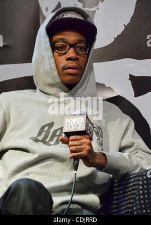 März 2 2011, Philadelphia Pa-USA-Rapper und Komponist, WIZ KHALIFA, am Xfinity Performance Theater in Philadelphia. Lokale Radiosender Power 99FM gestreamt live Internet Interview für seine Fans. (Kredit-Bild: (c) Ricky Fitchett/ZUMA Press) Fotograf: Ricky Fitchett Source: Ricky Fitchett Stockfoto