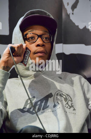 März 2 2011, Philadelphia Pa-USA-Rapper und Komponist, WIZ KHALIFA, am Xfinity Performance Theater in Philadelphia. Lokale Radiosender Power 99FM gestreamt live Internet Interview für seine Fans. (Kredit-Bild: (c) Ricky Fitchett/ZUMA Press) Fotograf: Ricky Fitchett Source: Ricky Fitchett Stockfoto