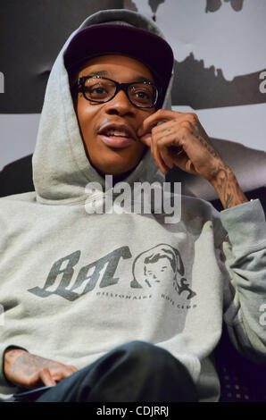 März 2 2011, Philadelphia Pa-USA-Rapper und Komponist, WIZ KHALIFA, am Xfinity Performance Theater in Philadelphia. Lokale Radiosender Power 99FM gestreamt live Internet Interview für seine Fans. (Kredit-Bild: (c) Ricky Fitchett/ZUMA Press) Fotograf: Ricky Fitchett Source: Ricky Fitchett Stockfoto