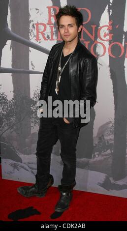 7. März 2011 abgehaltenen Graumans Chinese Theater - Los Angeles, Kalifornien, USA - Schauspieler THOMAS DEKKER auf der "Red Riding Hood" Los Angeles Premiere. (Kredit-Bild: © Jeff Frank/ZUMAPRESS.com) Stockfoto