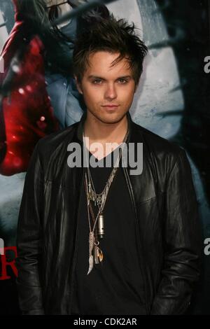 7. März 2011 abgehaltenen Graumans Chinese Theater - Los Angeles, Kalifornien, USA - Schauspieler THOMAS DEKKER auf der "Red Riding Hood" Los Angeles Premiere. (Kredit-Bild: © Jeff Frank/ZUMAPRESS.com) Stockfoto