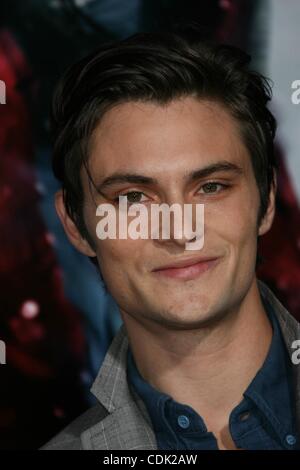 7. März 2011 abgehaltenen Graumans Chinese Theater - Los Angeles, Kalifornien, USA - Schauspieler SHILOH FERNANDEZ am "Red Riding Hood" Los Angeles Premiere. (Kredit-Bild: © Jeff Frank/ZUMAPRESS.com) Stockfoto