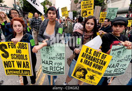 19. März 2011 - Hollywood, Kalifornien, USA - besuchen Tausende eine Anti-Kriegs-Kundgebung organisiert von einem Bündnis aus progressive Gruppen aus dem Großraum Los Angeles. Stockfoto