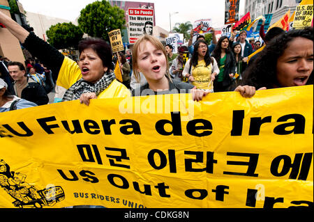 19. März 2011 - Hollywood, Kalifornien, USA - besuchen Tausende eine Anti-Kriegs-Kundgebung organisiert von einem Bündnis aus progressive Gruppen aus dem Großraum Los Angeles. Stockfoto