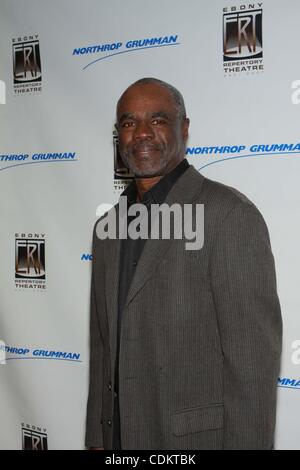 25. März 2011 - Los Angeles, Kalifornien, USA - Glynn Turman.'' A Raisin In The Sun "Opening Night Performance in Nate Holden Performing Arts Center, Los Angeles, CA. 25 März - 2011 statt. (Kredit-Bild: © TLeopold/Globe Photos/ZUMAPRESS.com) Stockfoto